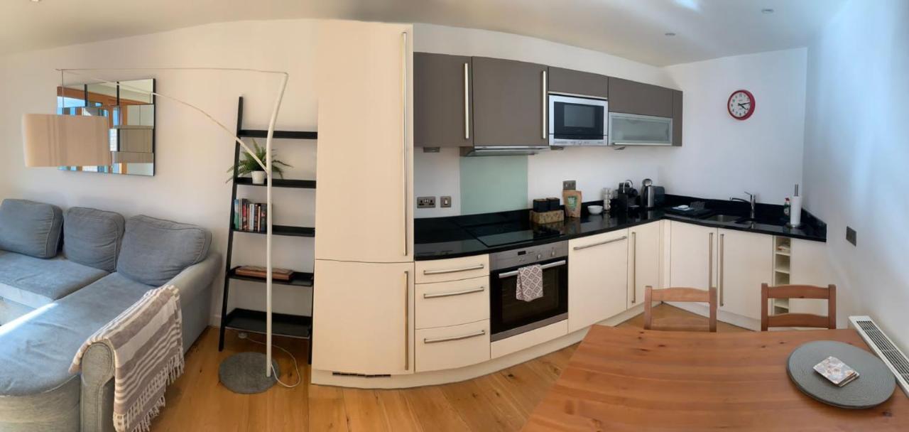 2 Bed Apartment In Granary Wharf Leeds Leeds  Exterior foto